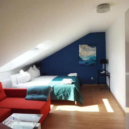 Moderne Am Bahnhof Mit Direkter S-bahn Verbindung Nach Muenchen Apartment *