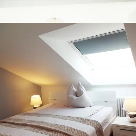 Moderne Am Bahnhof Mit Direkter S-bahn Verbindung Nach Muenchen Apartment