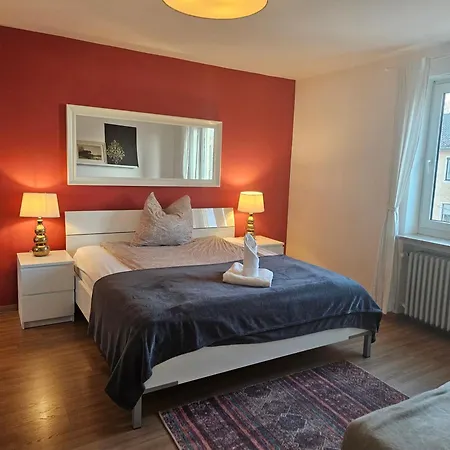 Moderne Am Bahnhof Mit Direkter S-bahn Verbindung Nach Muenchen Apartment