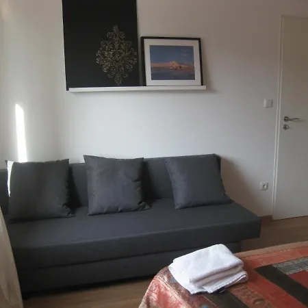 Moderne Am Bahnhof Mit Direkter S-bahn Verbindung Nach Muenchen Apartment *